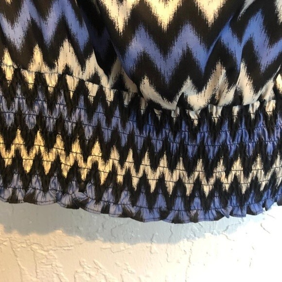 MICHAEL KORS SIZE M BLUE/BLACK/WHITE BLOUSE - Picture 2 of 6